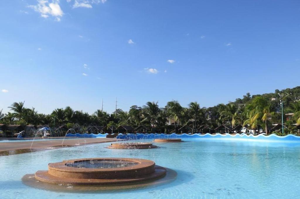 Moonbay Marina The Villas Olongapo Bagian luar foto
