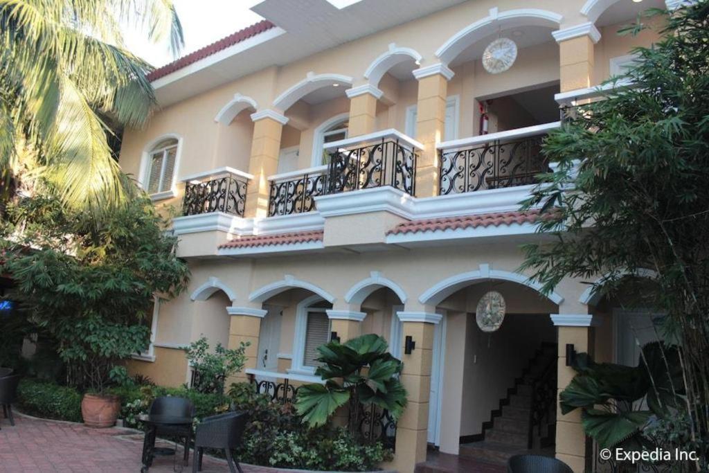Moonbay Marina The Villas Olongapo Bagian luar foto
