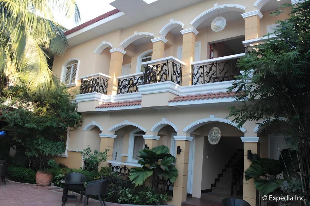 Moonbay Marina The Villas Olongapo Bagian luar foto