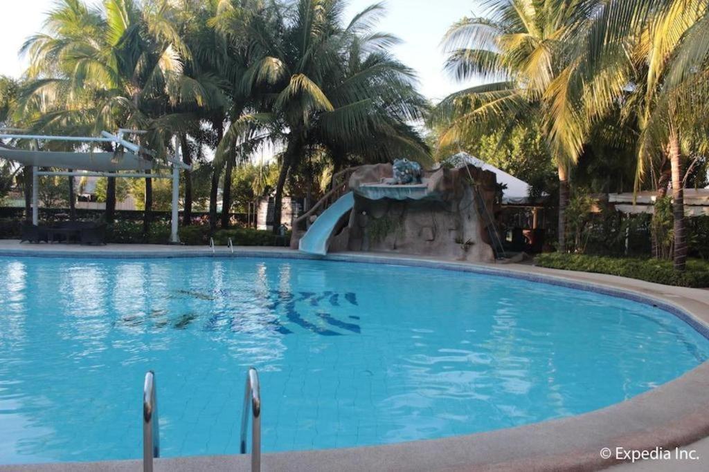 Moonbay Marina The Villas Olongapo Bagian luar foto