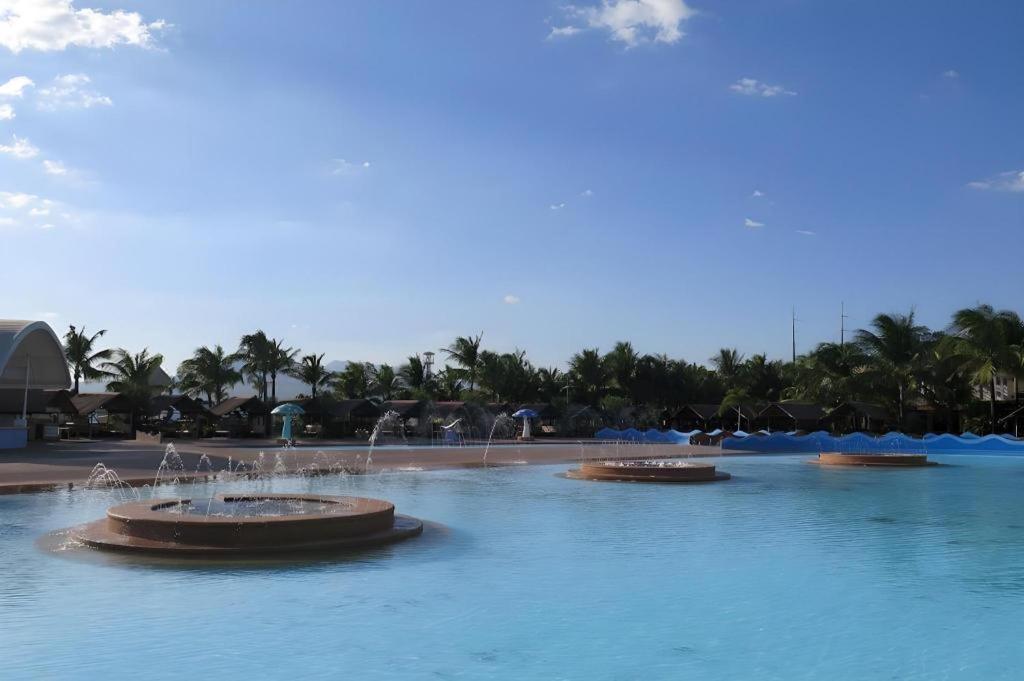 Moonbay Marina The Villas Olongapo Bagian luar foto