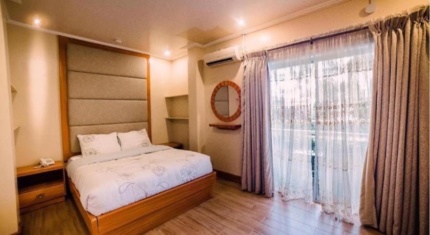 Moonbay Marina The Villas Olongapo Bagian luar foto