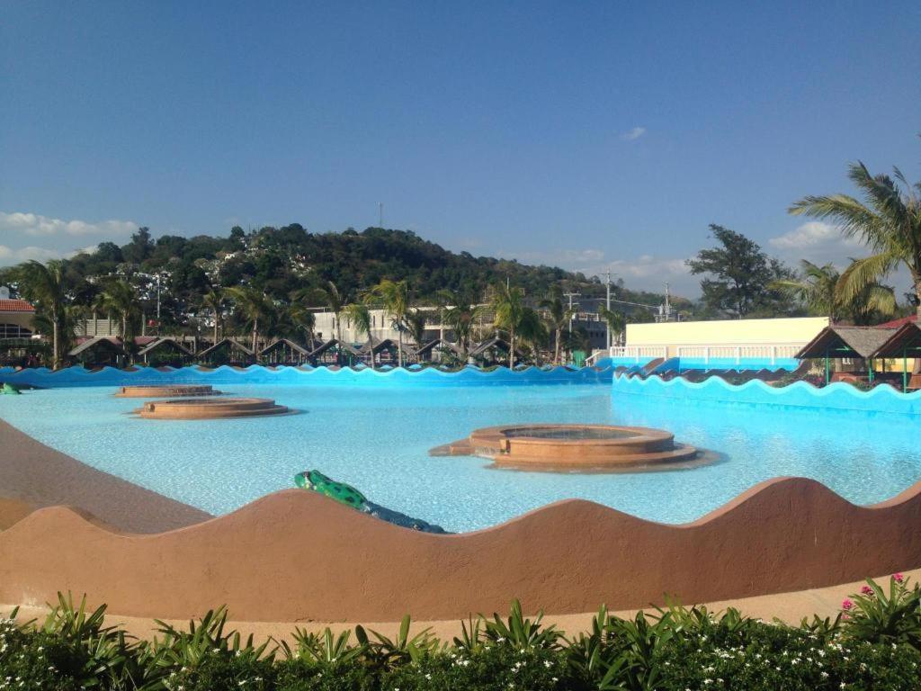 Moonbay Marina The Villas Olongapo Bagian luar foto